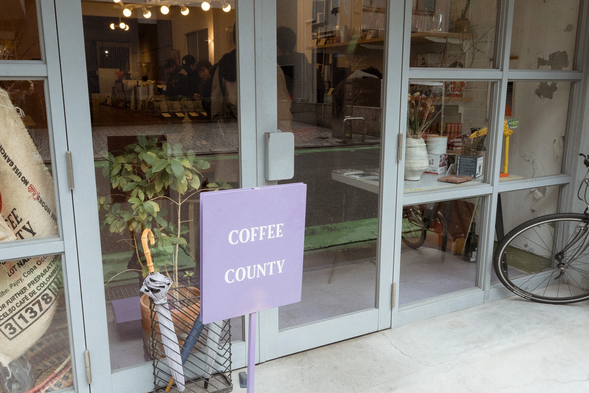 COFFEE COUNTY の看板