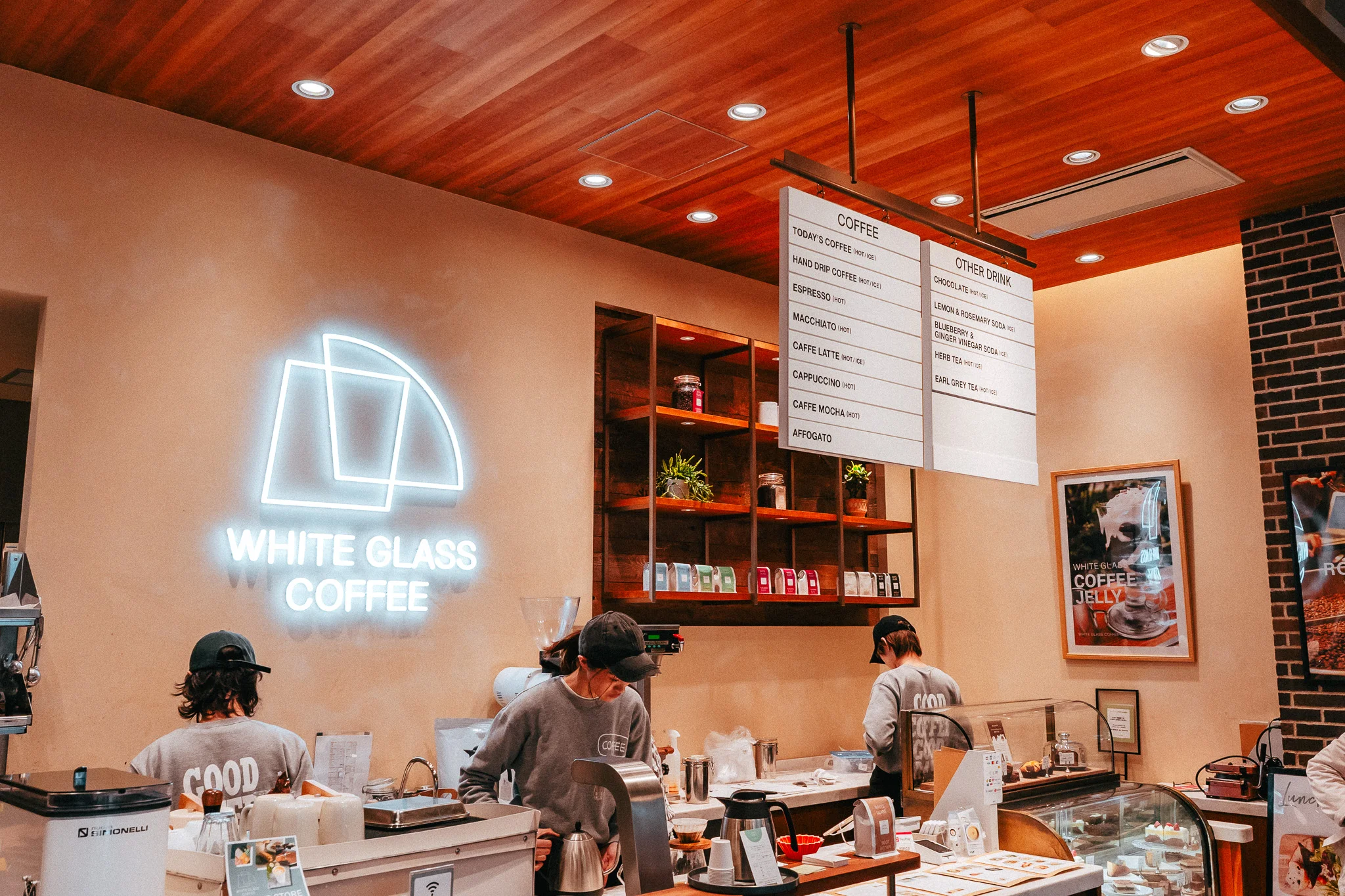 WHITE GLASS COFFEE 店内