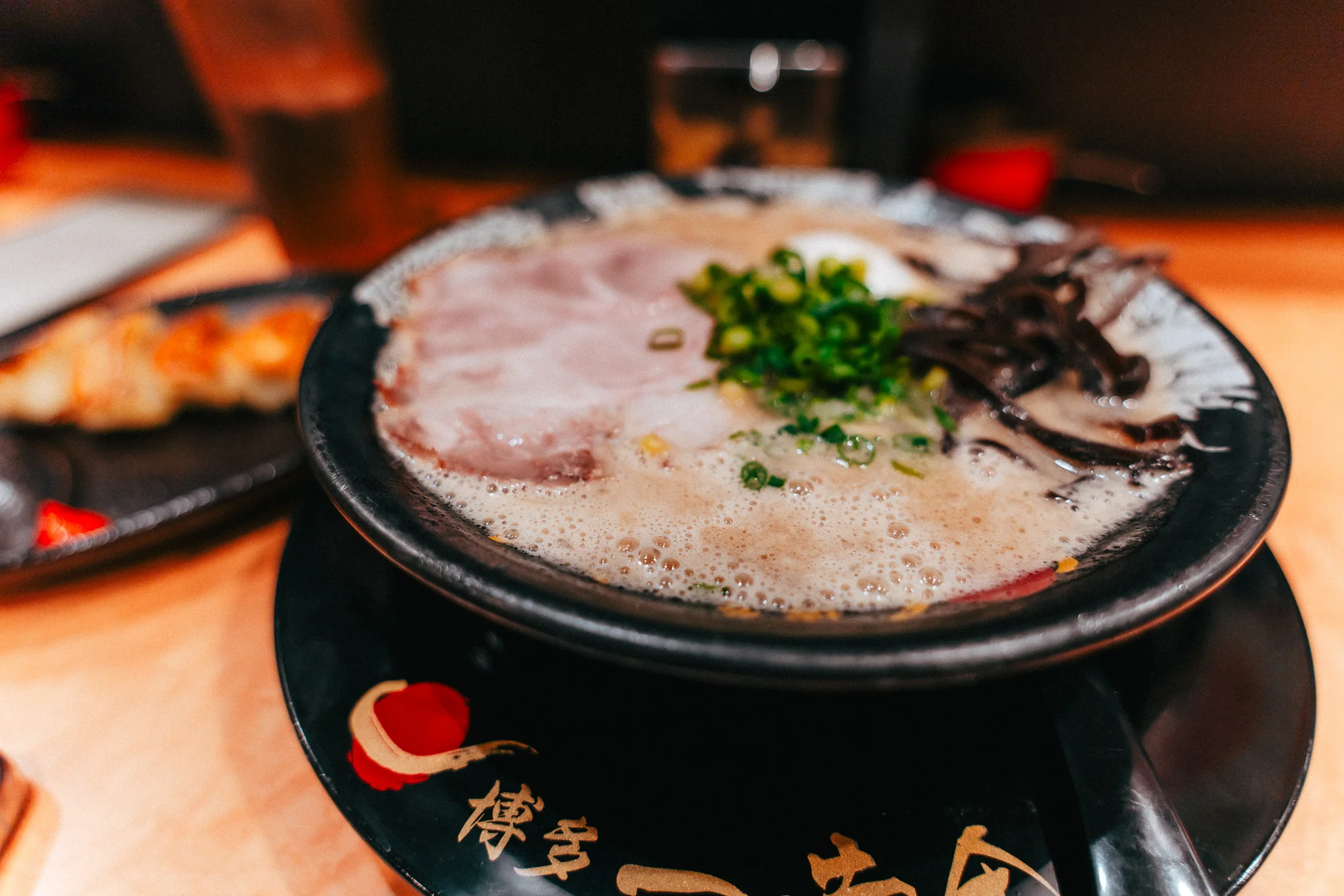 博多一幸舎の豚骨ラーメン